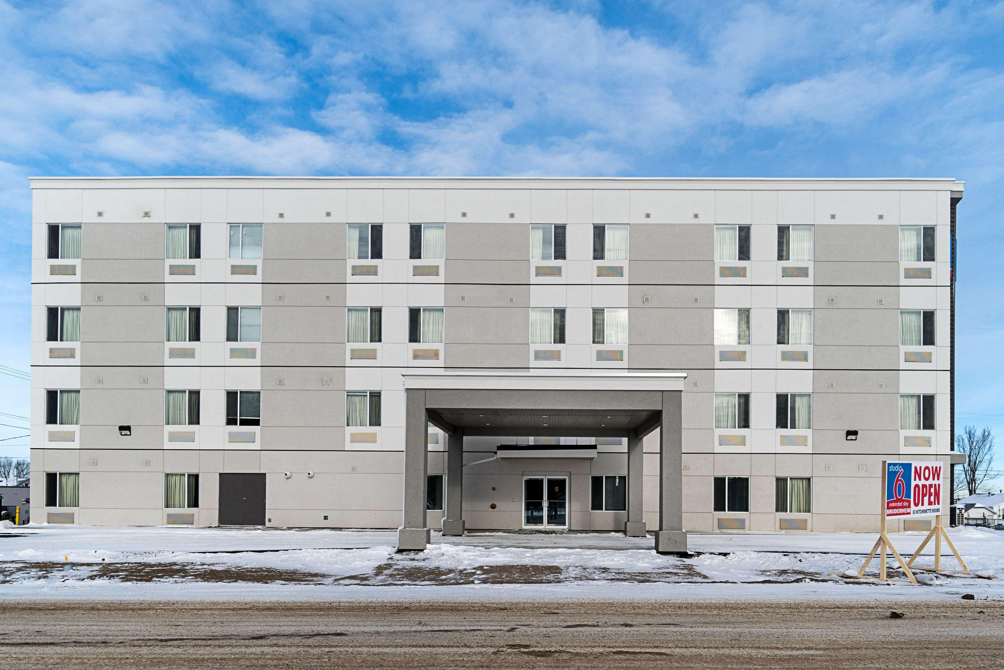 Studio 6-Bruderheim, Ab Kültér fotó