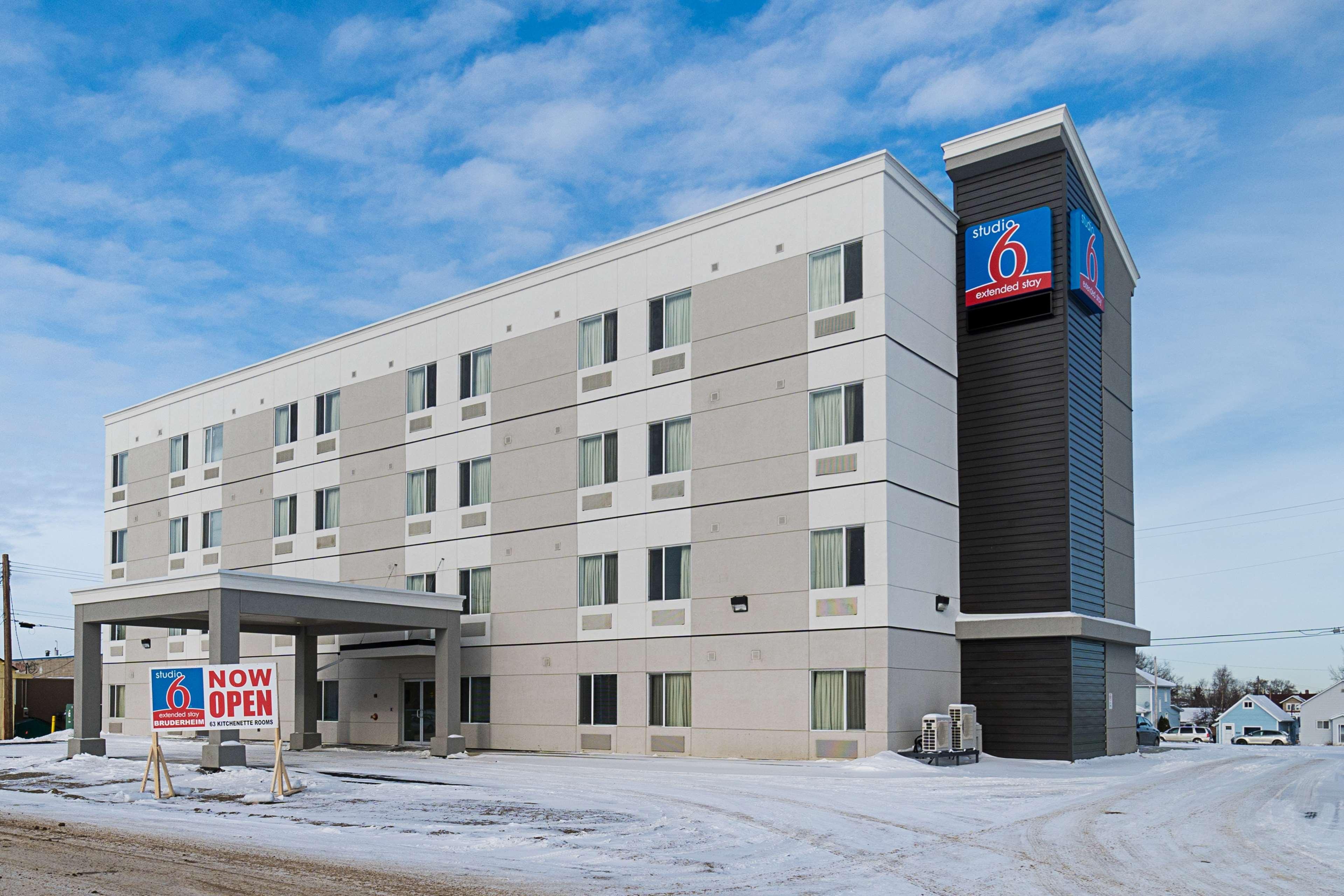 Studio 6-Bruderheim, Ab Kültér fotó