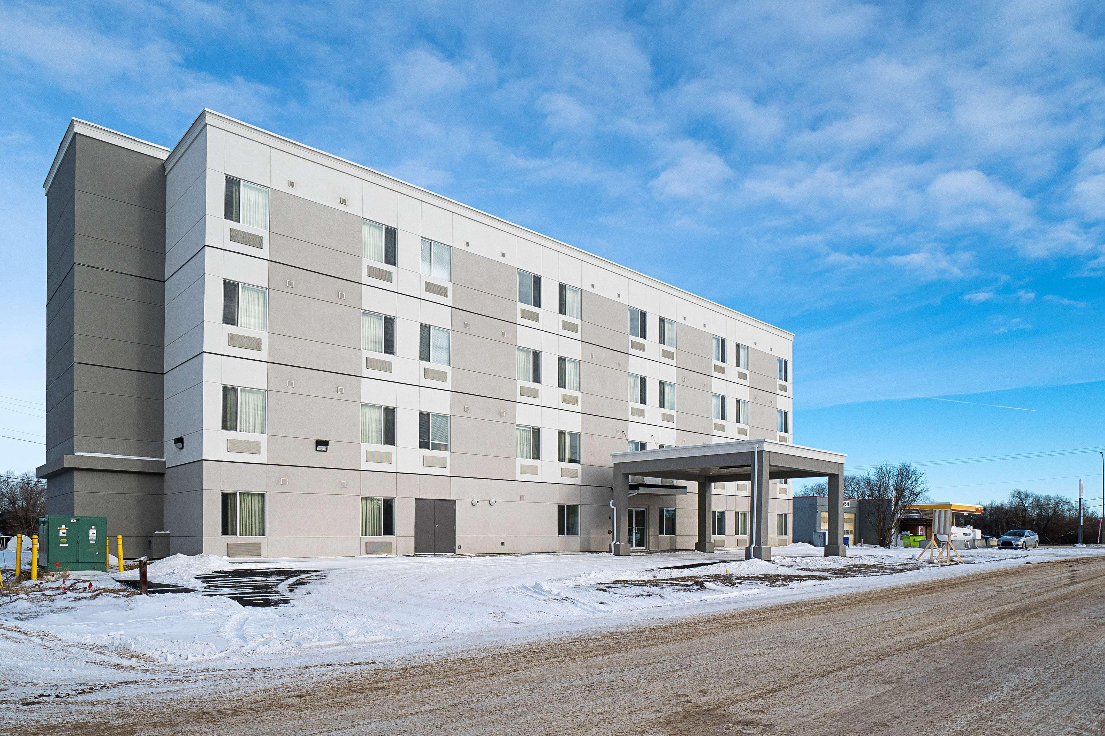 Studio 6-Bruderheim, Ab Kültér fotó